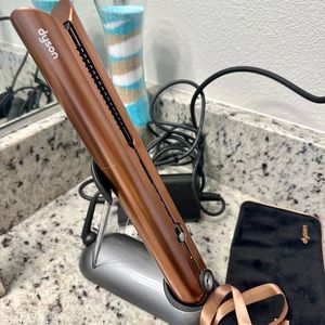 Dyson straightener with stand and cord